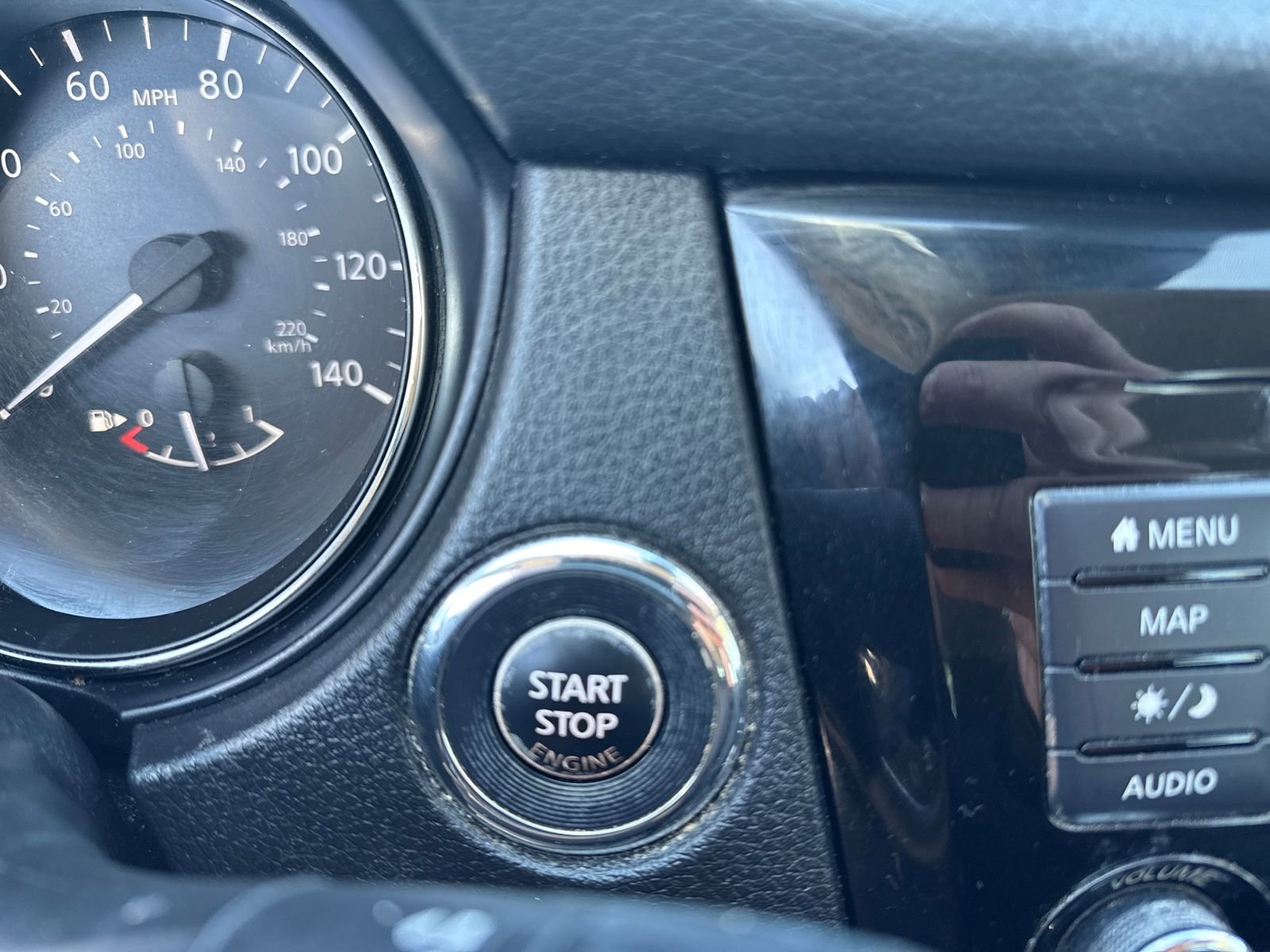 Used 2022 Nissan Rogue Sport SL image 18