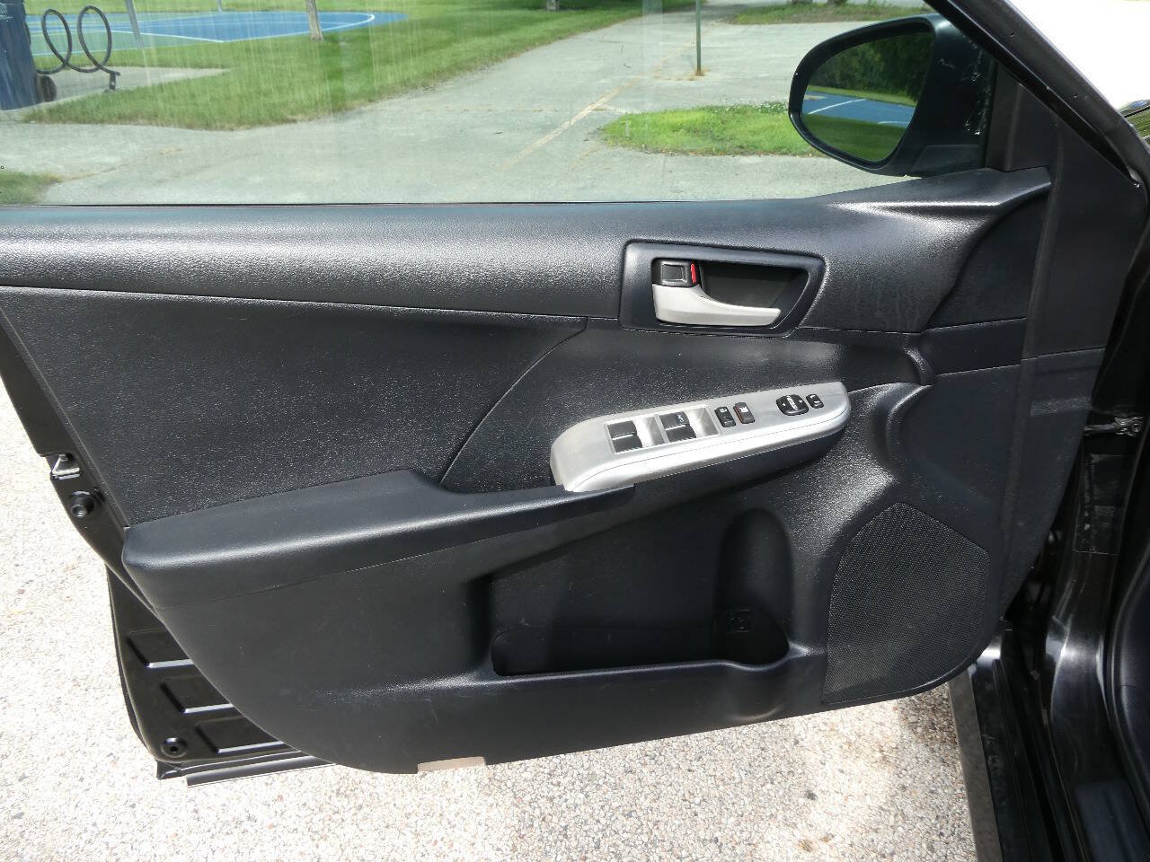 Used 2012 Toyota Camry SE FWD image 21