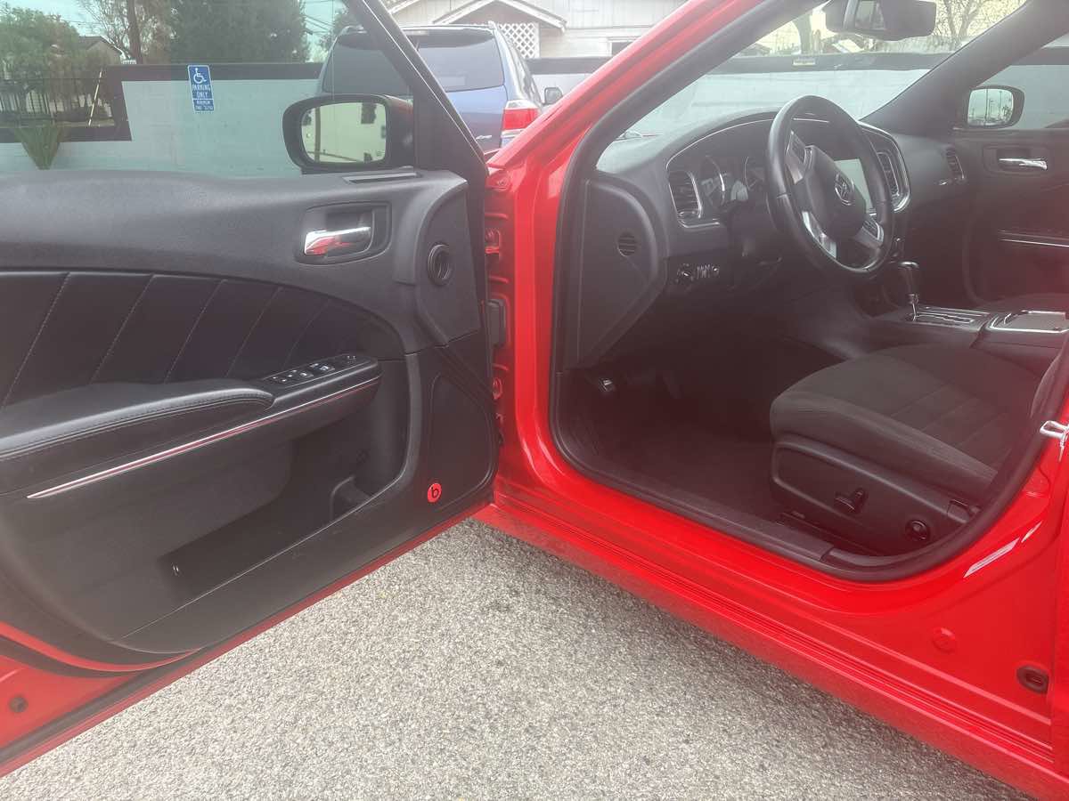 Used 2014 Dodge Charger R/T w/ Wheels & Tunes Group RWD image 5