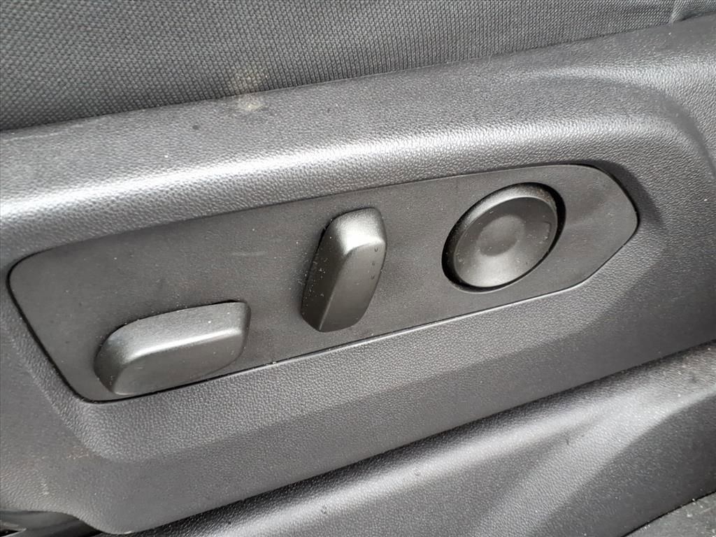 Used 2024 Chevrolet Silverado 1500 LT image 17