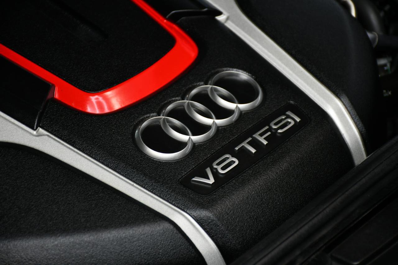 Used 2018 Audi S8 Plus w/ Dynamic Package AWD/4WD image 17