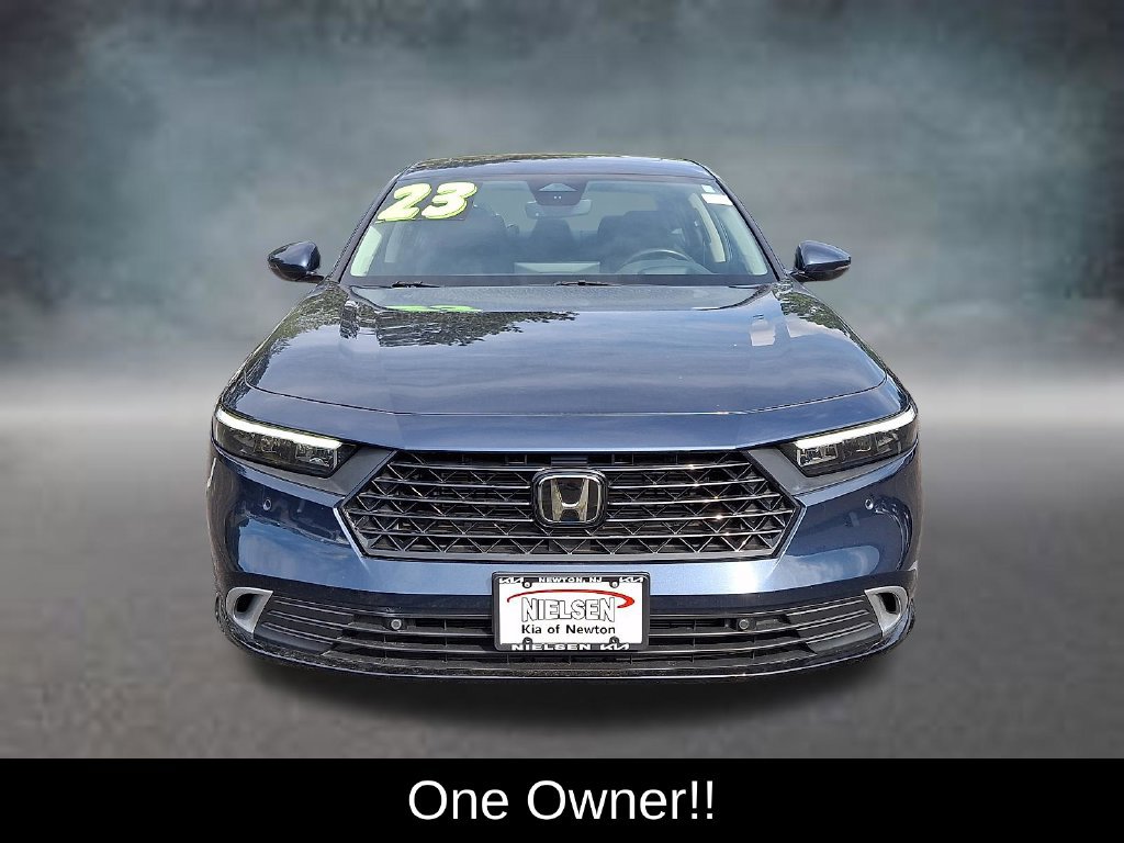 Used 2023 Honda Accord Touring image 2