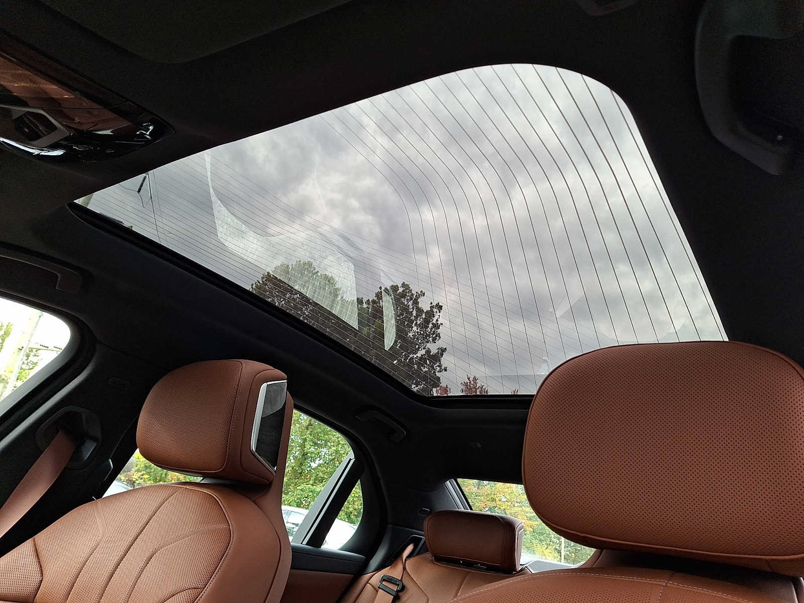 Used 2024 BMW 760i xDrive w/ Executive Package AWD/4WD image 11