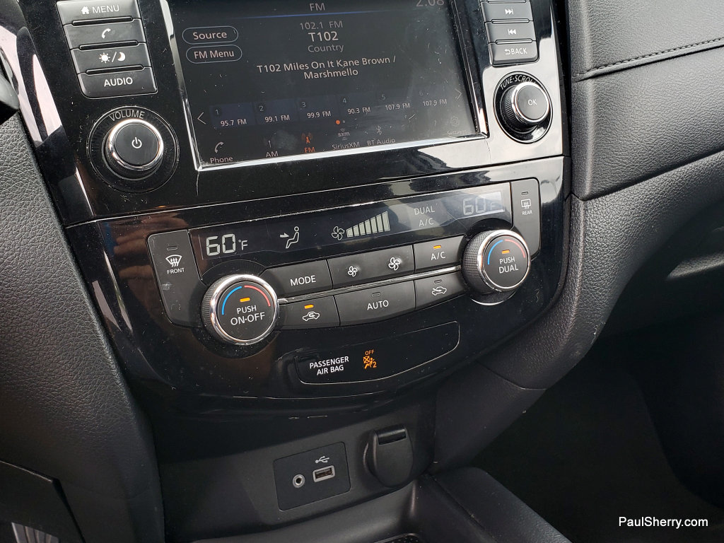 Used 2020 Nissan Rogue SV AWD/4WD image 25
