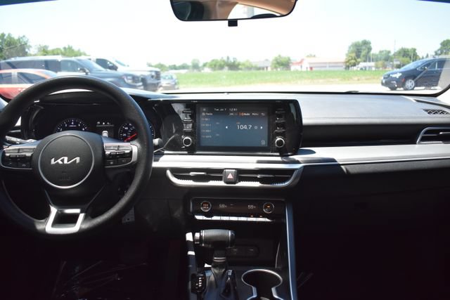 Used 2022 Kia K5 LX FWD image 30