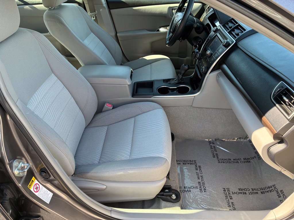 Used 2015 Toyota Camry LE FWD image 26