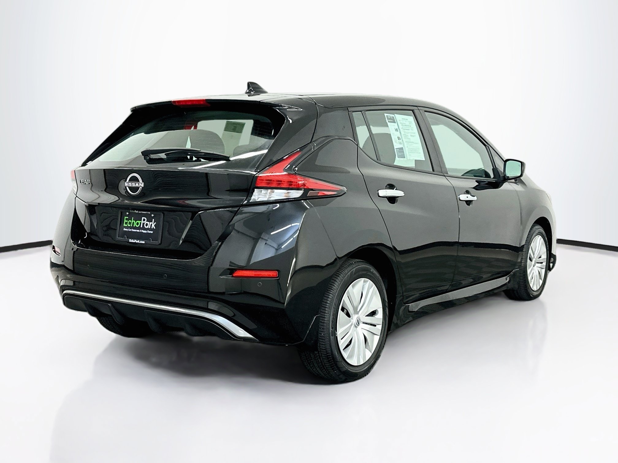 Used 2025 Nissan Leaf S FWD image 9