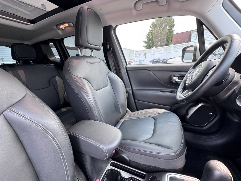 Certified 2018 Jeep Renegade Limited w/ UConnect 8.4 Nav Group AWD/4WD image 19