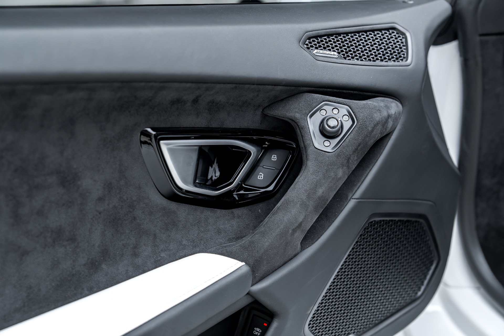 Used 2023 Lamborghini Huracan Tecnica RWD image 37