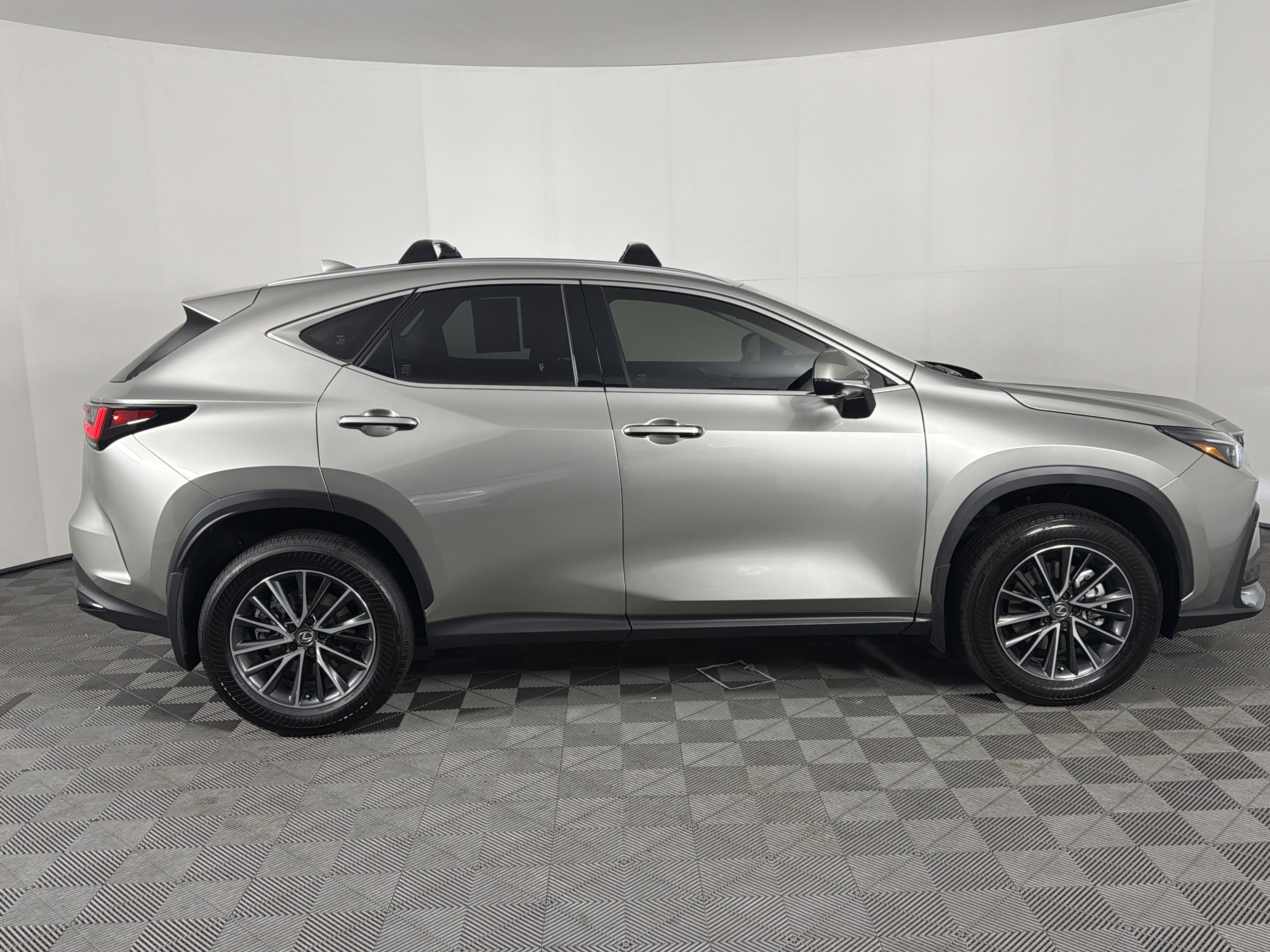 Certified 2025 Lexus NX 350h AWD w/ Accessory Package (2T) image 30
