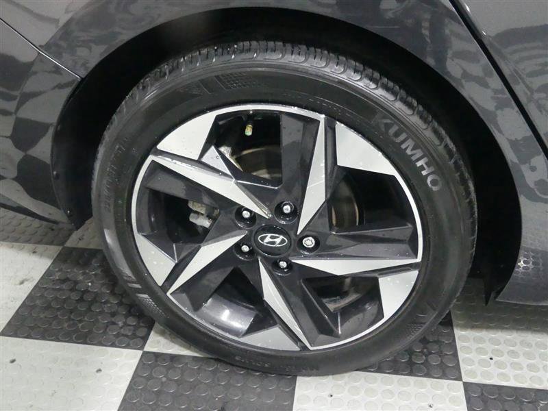 Used 2021 Hyundai Elantra SEL w/ Convenience + Premium Package FWD image 17
