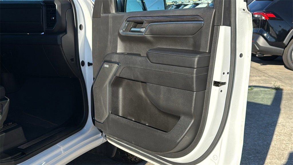 Used 2023 Chevrolet Silverado 1500 LTZ image 31