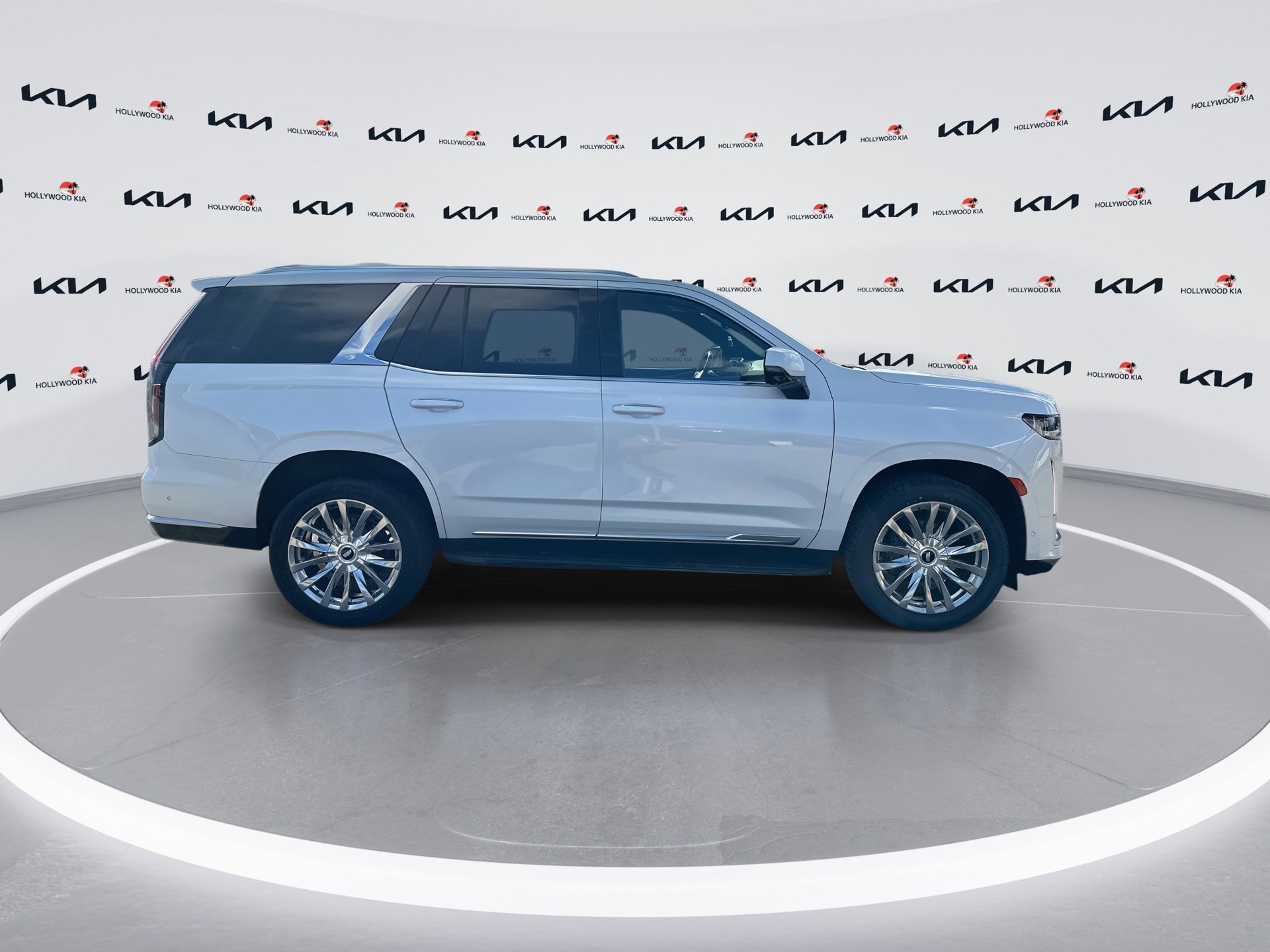 Used 2021 Cadillac Escalade Premium Luxury w/ Performance Package AWD/4WD image 9