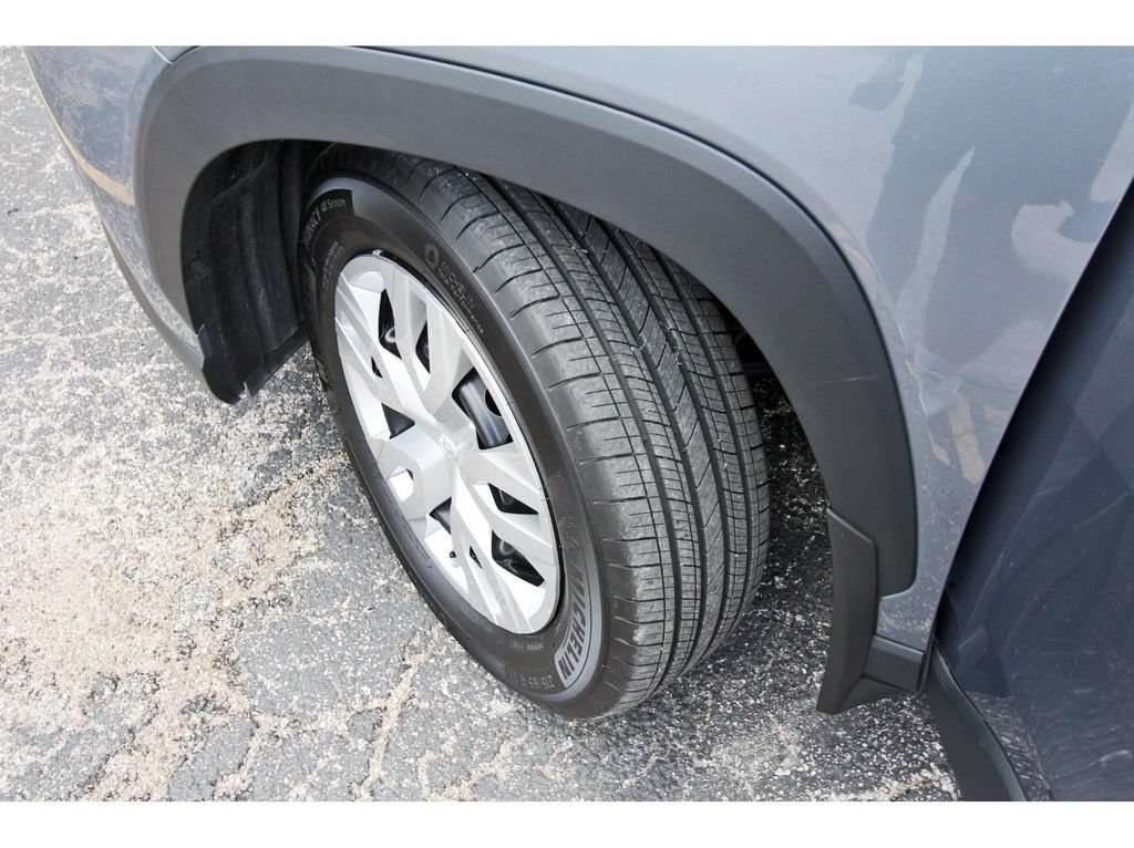Used 2026 Toyota Corolla Cross L FWD image 32