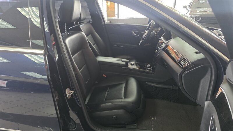 Used 2013 Mercedes-Benz E 350 4MATIC Sedan image 24