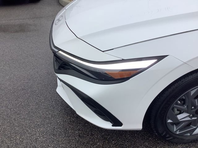 Certified 2024 Hyundai Elantra SEL image 30