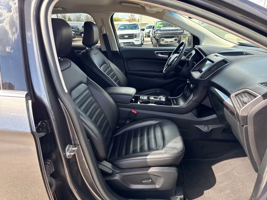 Used 2020 Ford Edge SEL image 24