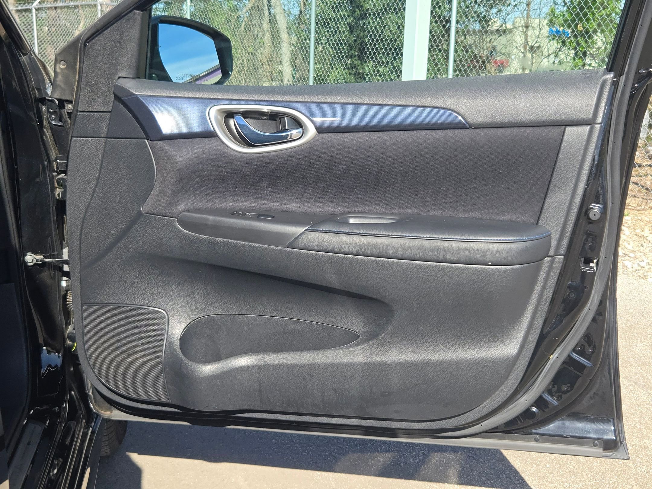 Used 2018 Nissan Sentra SR w/ SR Midnight Edition Package image 29