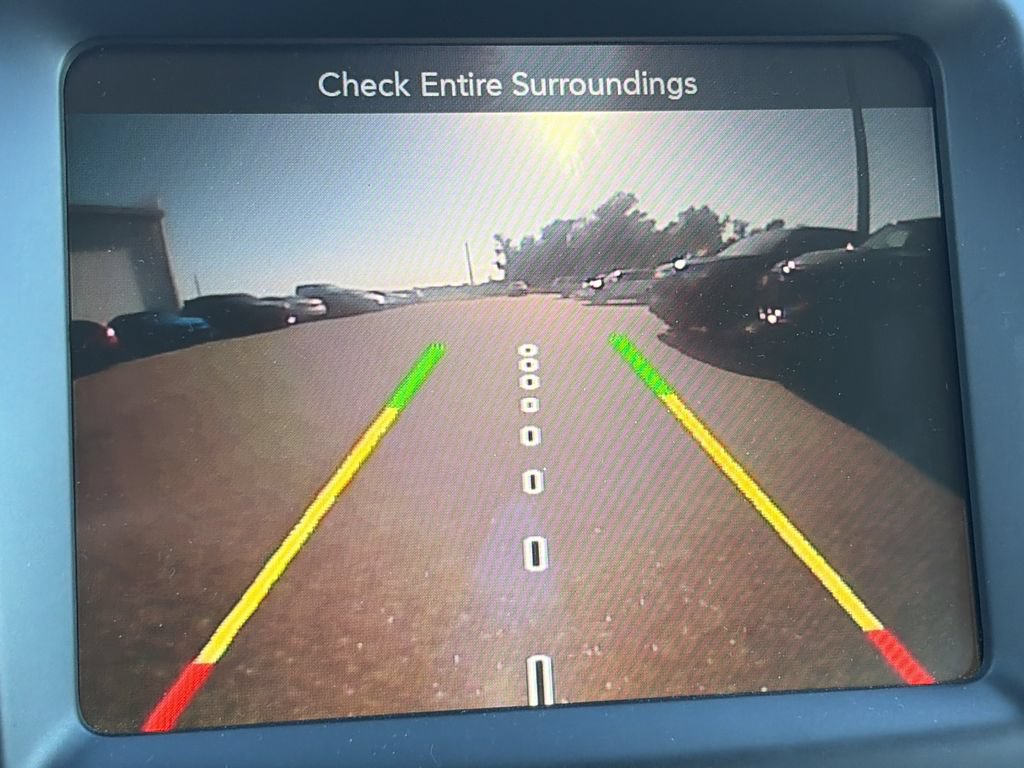 Used 2017 Jeep Cherokee Overland w/ Technology Group FWD image 19