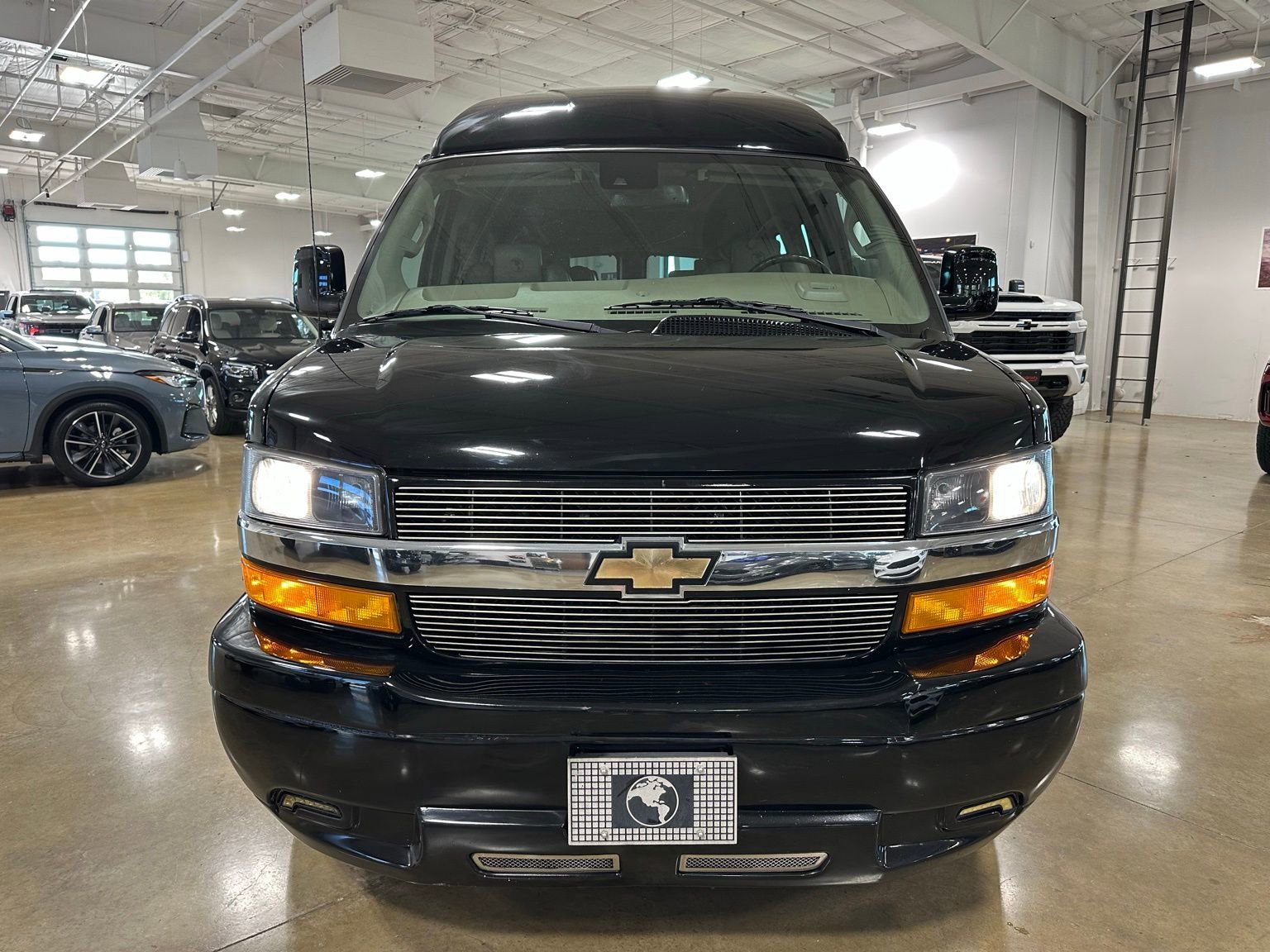 Used 2021 Chevrolet Express 2500 LS w/ Enhanced Convenience Package image 2