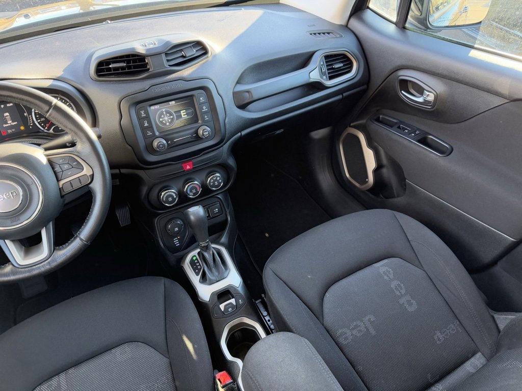 Used 2017 Jeep Renegade Latitude image 28
