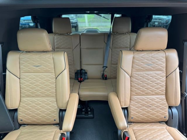 Used 2021 Cadillac Escalade Sport w/ LPO, Illumination Package AWD/4WD image 32