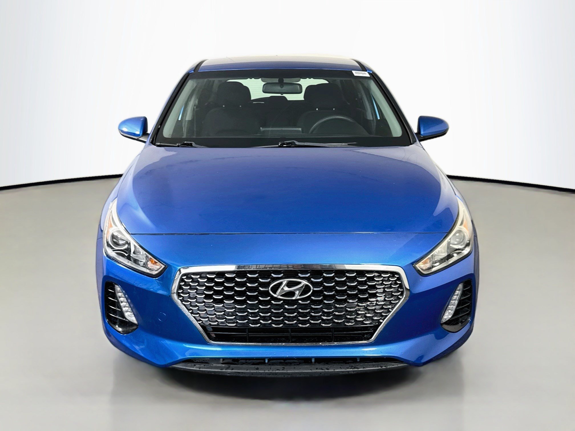 Used 2018 Hyundai Elantra GT FWD image 2