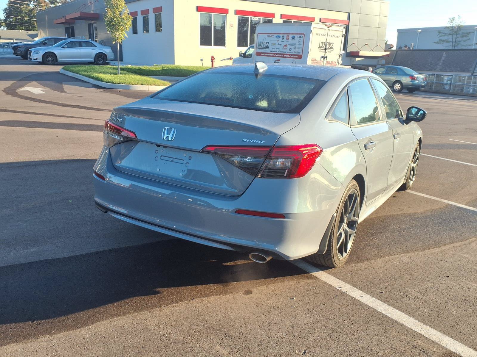 Used 2023 Honda Civic Sport image 4