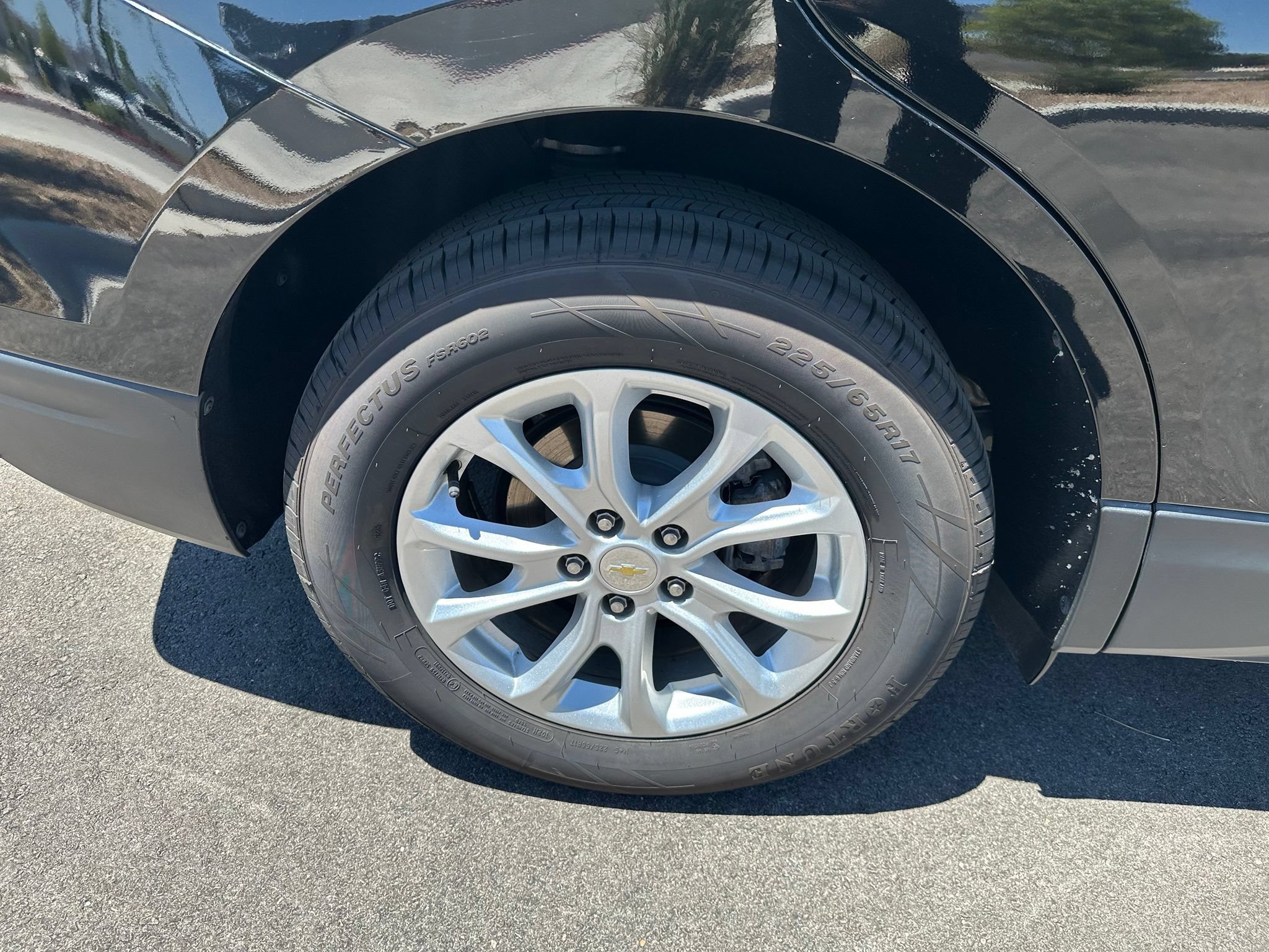 Used 2019 Chevrolet Equinox LT w/ Driver Convenience Package FWD image 10