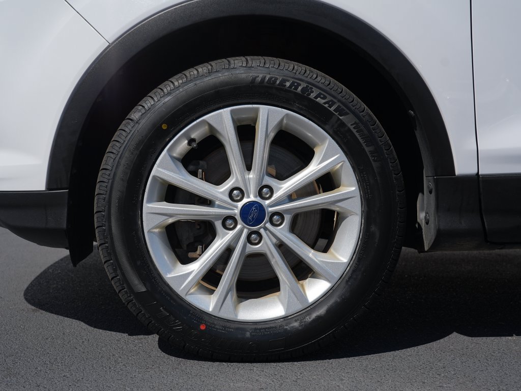 Used 2017 Ford Escape SE AWD/4WD image 34