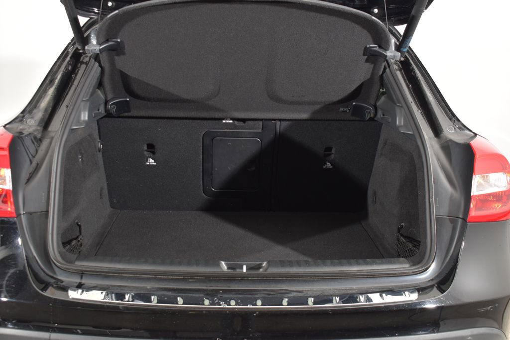 Used 2018 Mercedes-Benz GLA 250 4MATIC image 5