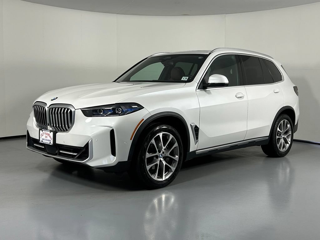 Used 2024 BMW X5 xDrive40i w/ Premium Package AWD/4WD image 4