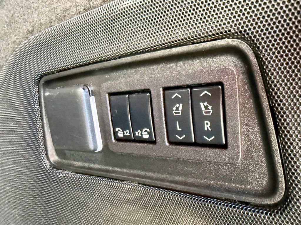 Used 2023 Cadillac Escalade ESV Sport image 15