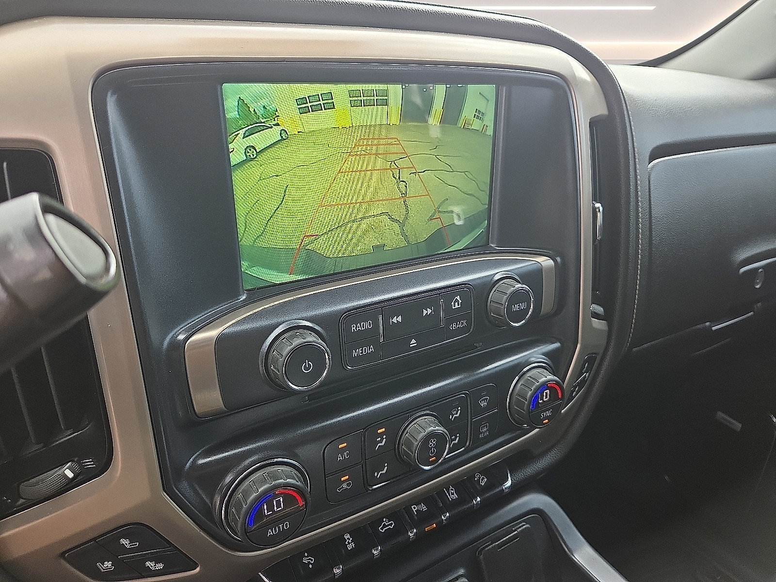 Used 2017 GMC Sierra 2500 Denali w/ Suspension Package, Off-Road AWD/4WD image 8