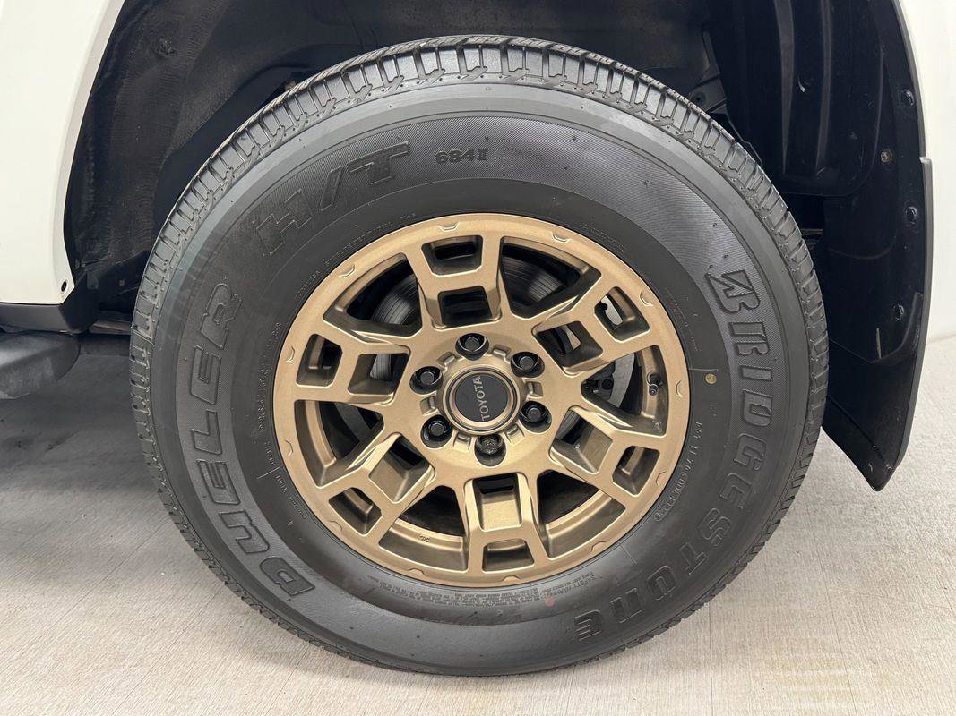 Used 2023 Toyota 4Runner 40th Anniversary SE AWD/4WD image 36