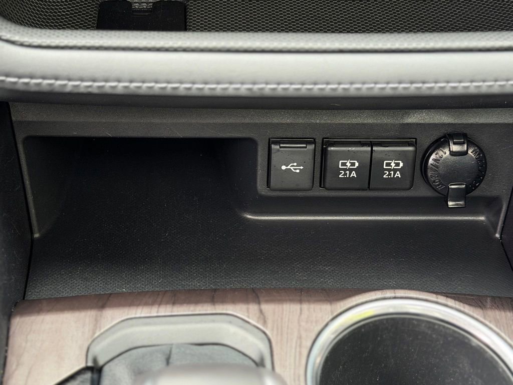 Used 2020 Toyota Highlander Platinum AWD/4WD image 21