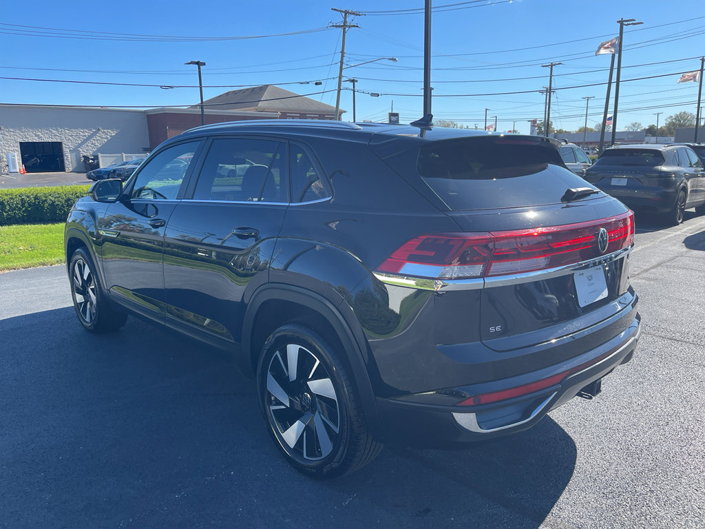Used 2025 Volkswagen Atlas Cross Sport SE image 10