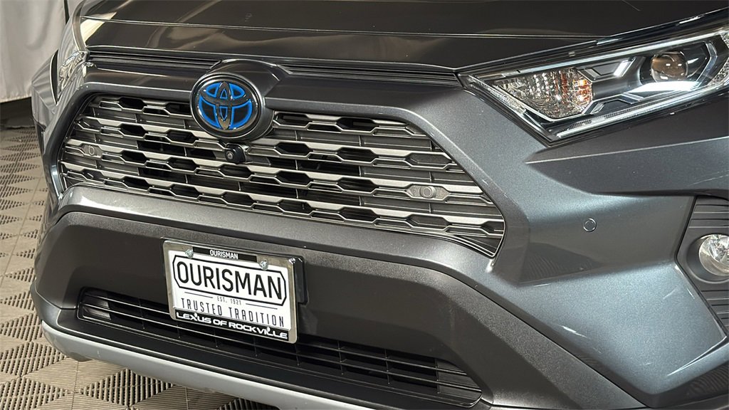 Used 2020 Toyota RAV4 Limited image 3