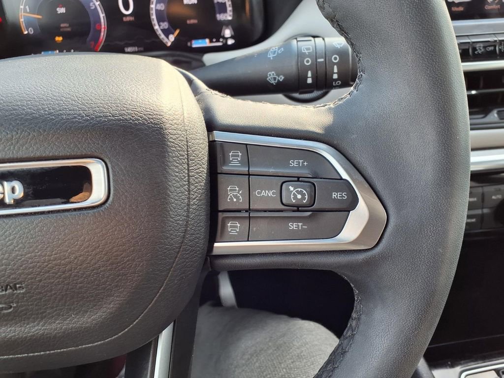 Used 2023 Jeep Compass Limited w/ Elite Group AWD/4WD image 14