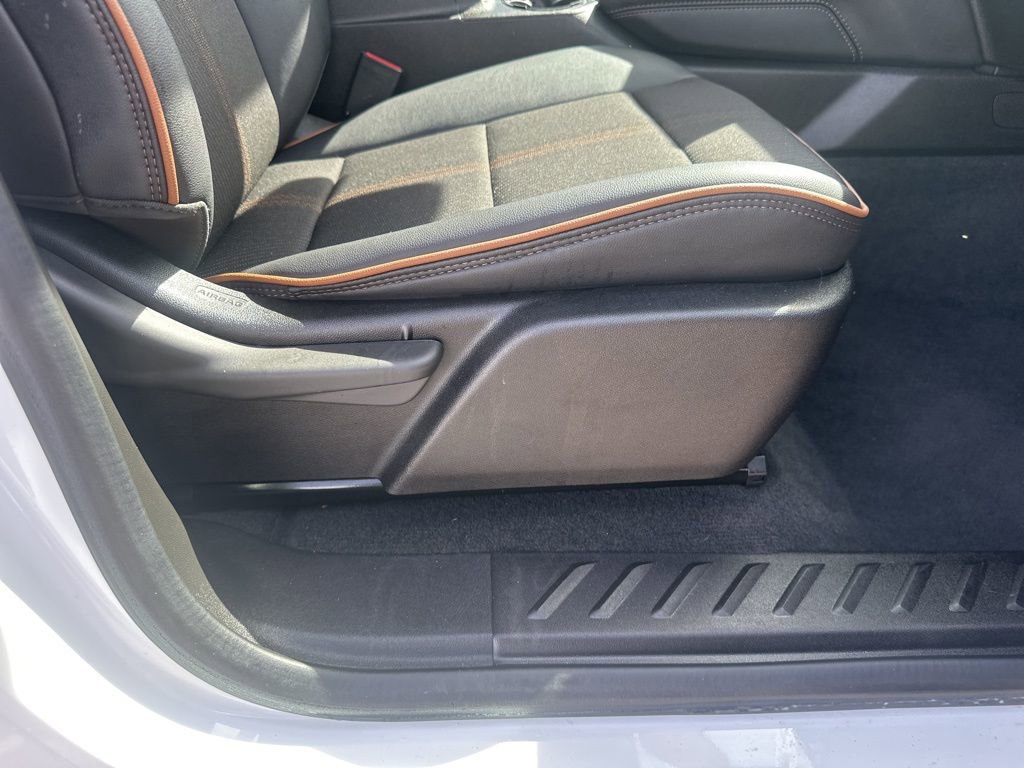 Used 2023 GMC Canyon AT4 w/ Technology Package image 25