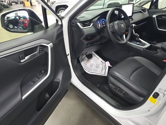 Used 2023 Toyota RAV4 Limited image 14