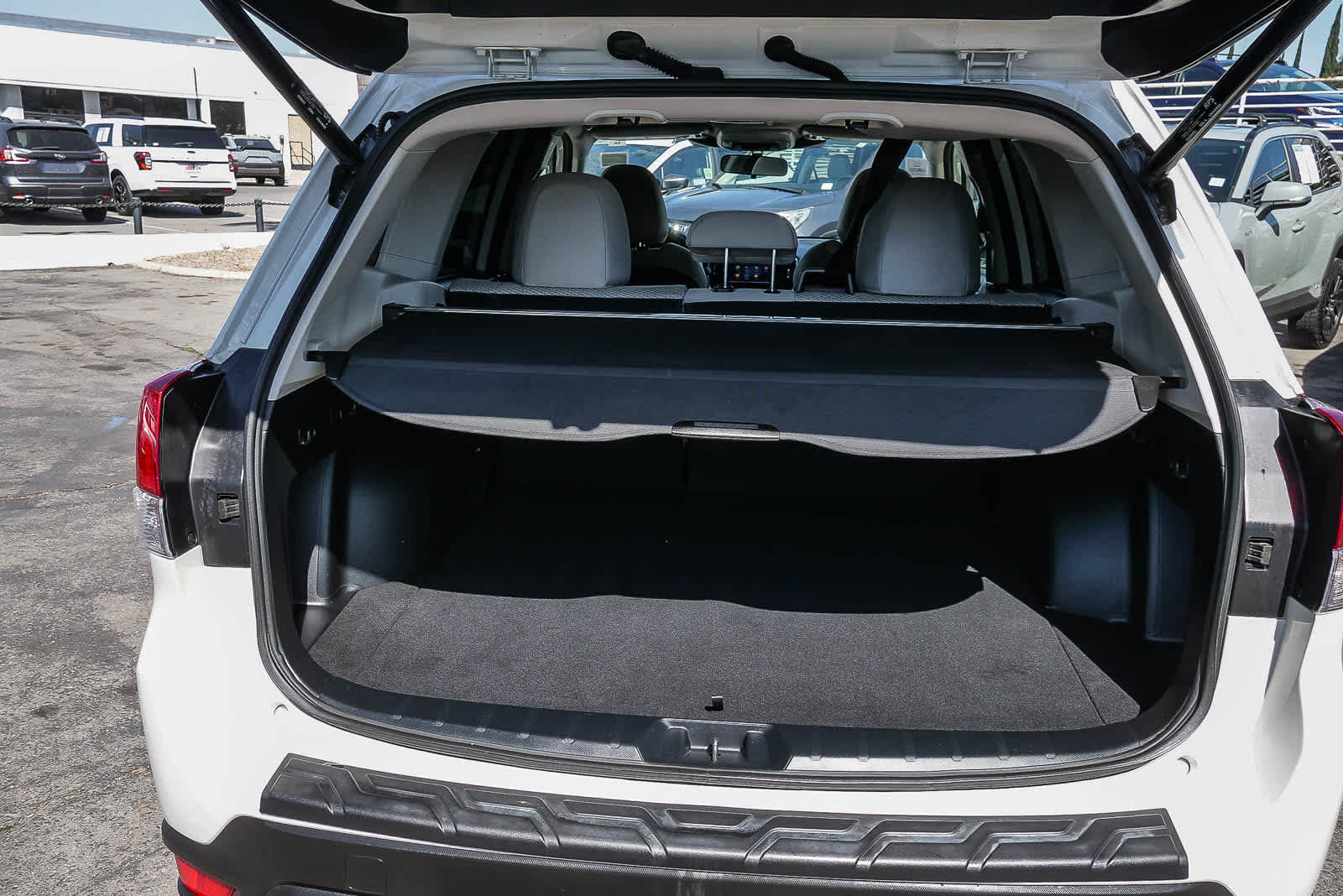 Used 2023 Subaru Forester Premium AWD/4WD image 26