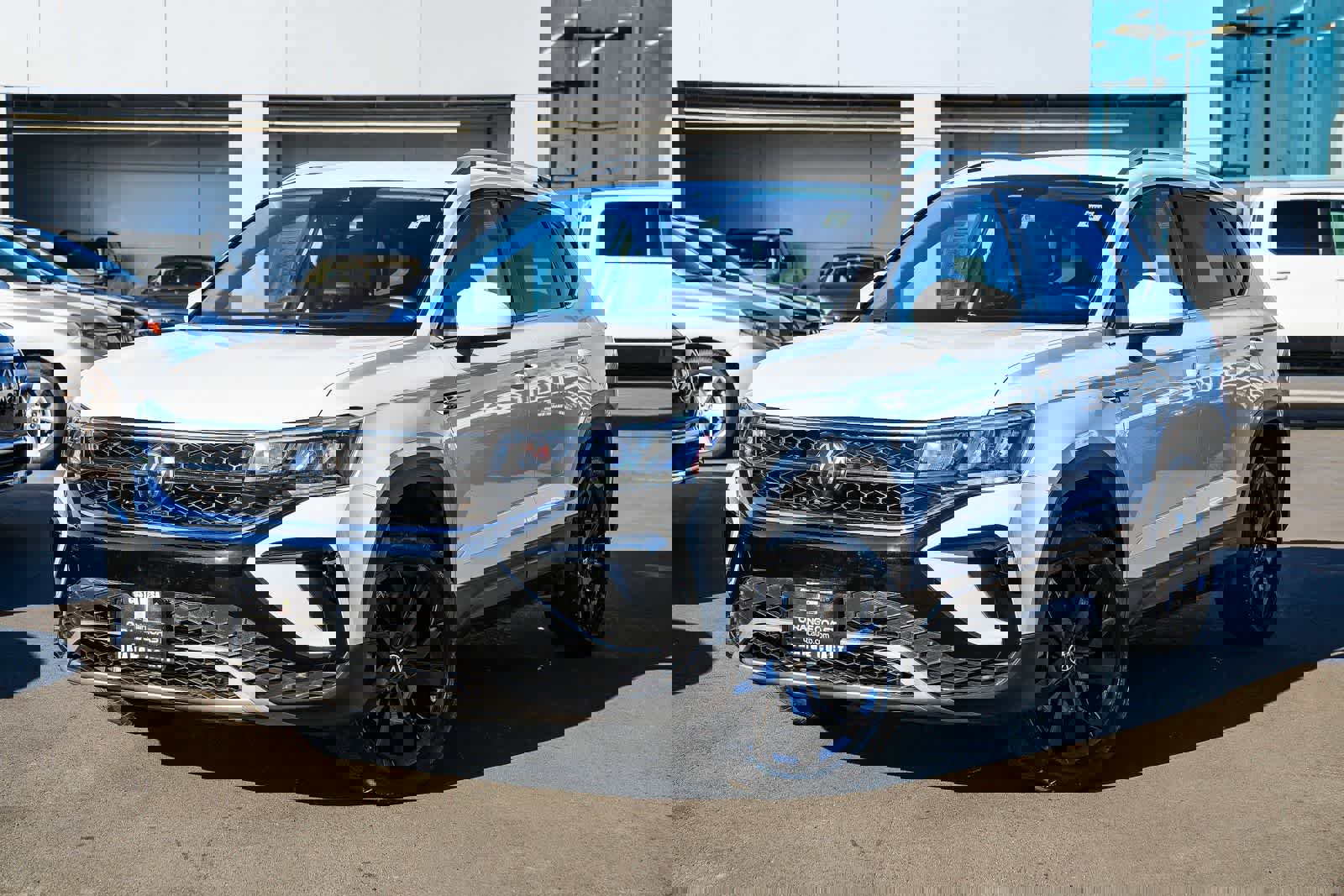 Used 2024 Volkswagen Taos SE image 1