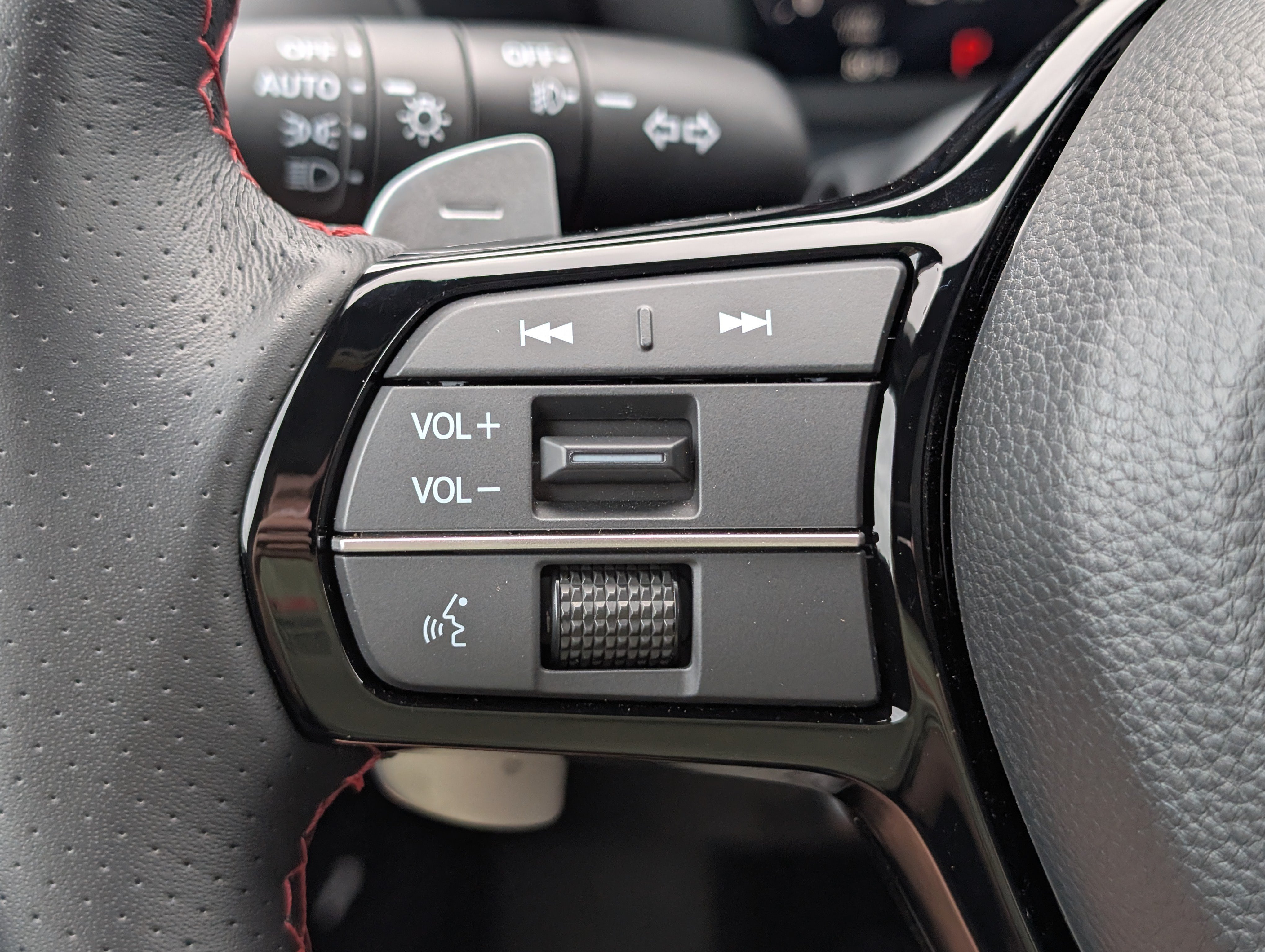 Certified 2025 Acura ADX A-Spec AWD/4WD image 15