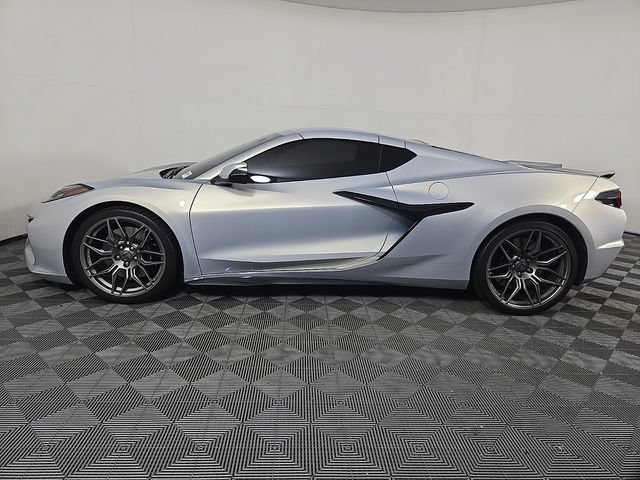 Used 2024 Chevrolet Corvette Z06 w/ Stealth Interior Trim Package RWD image 8