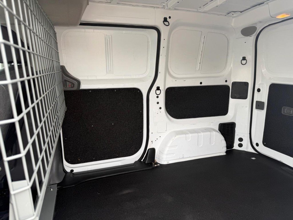 Used 2020 Nissan NV200 S FWD image 21