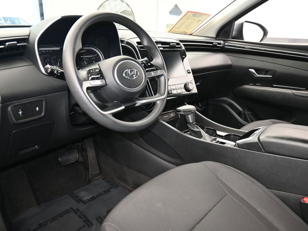 Used 2023 Hyundai Tucson SE image 12