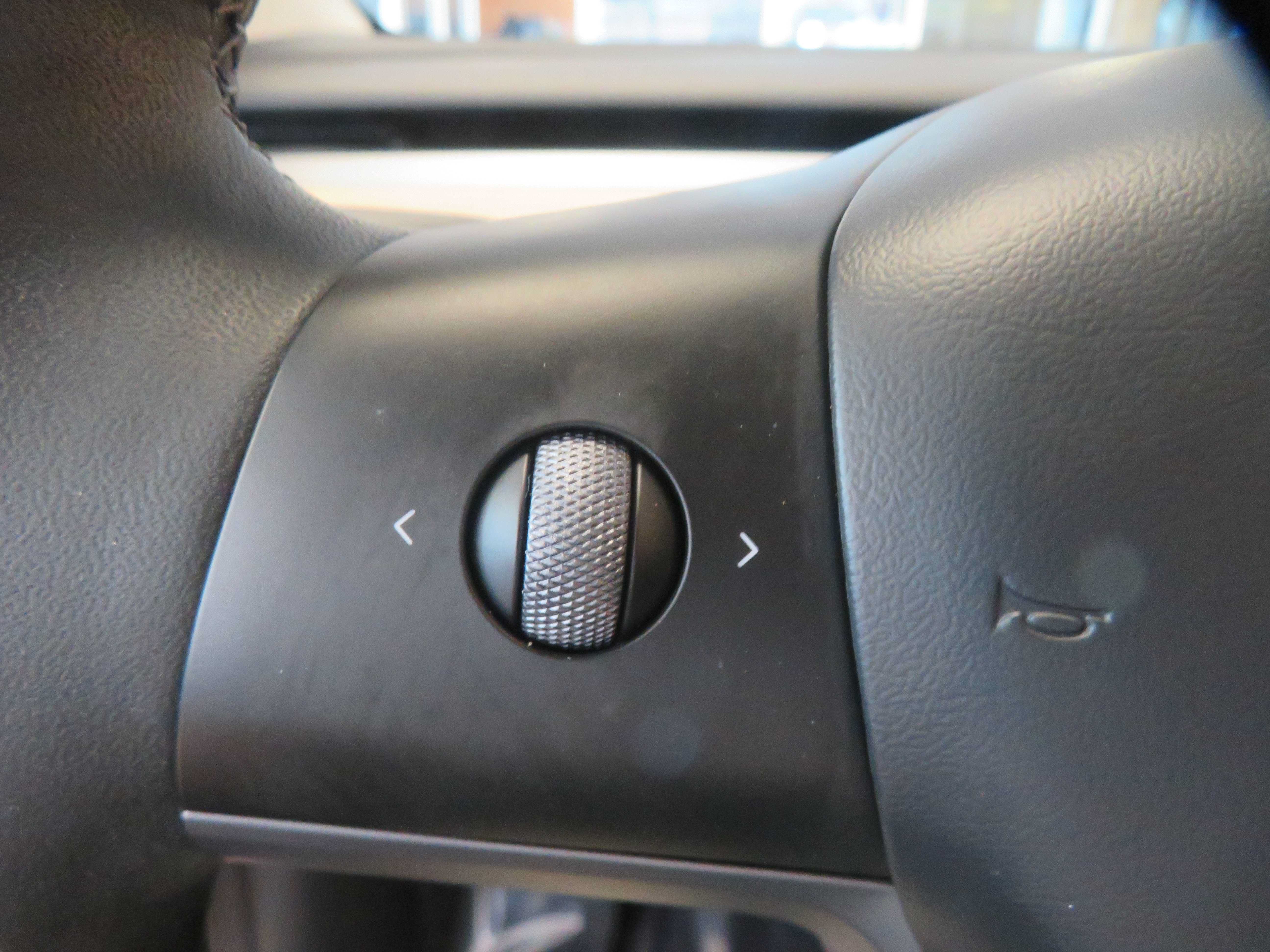 Used 2024 Tesla Model Y Long Range AWD/4WD image 47