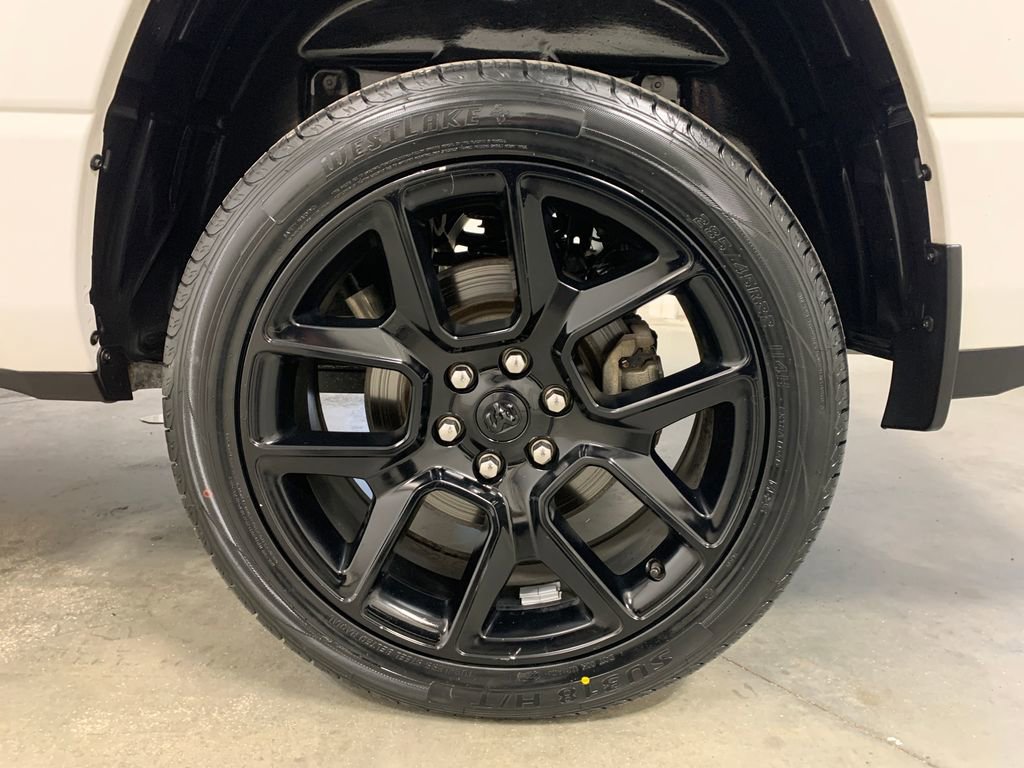 Used 2023 RAM 1500 Laramie AWD/4WD image 4