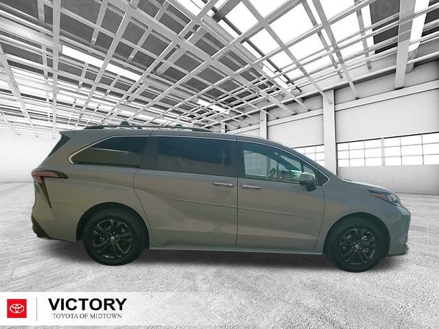 Certified 2024 Toyota Sienna XLE Woodland Edition image 2
